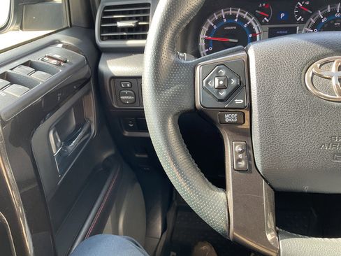 Used 2019 Toyota 4Runner TRD Off-Road Premium AWD/4WD image 24