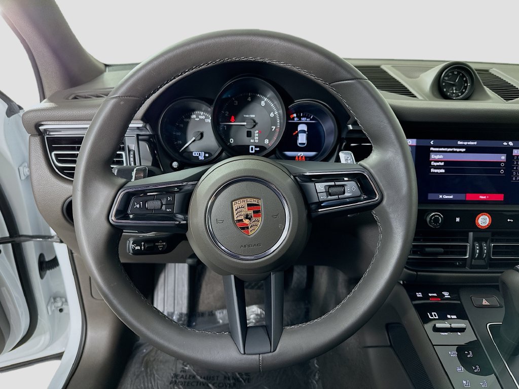 Certified 2025 Porsche Macan AWD/4WD image 12