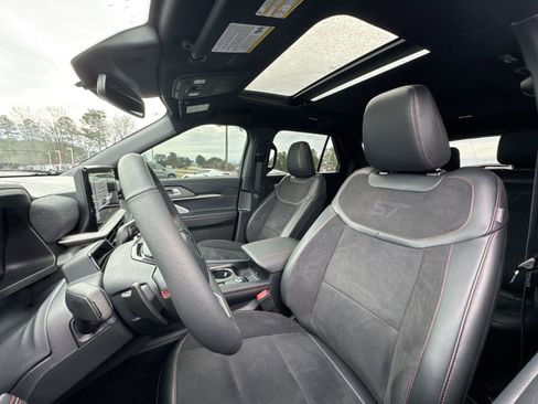 Used 2025 Ford Explorer ST w/ Sun And Sound Package image 28