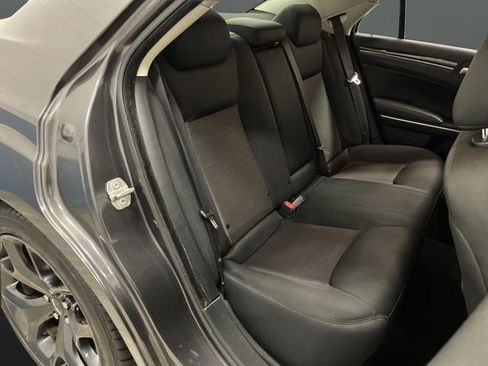 Used 2023 Chrysler 300 Touring w/ Sport Appearance Package image 28