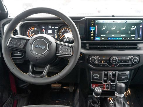 Used 2024 Jeep Wrangler Willys image 12