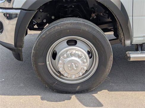 New 2024 RAM 5500 Tradesman w/ Chrome Appearance Group image 9