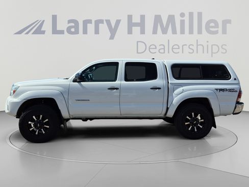 Used 2014 Toyota Tacoma 4x4 Double Cab w/ TRD Off-Road Package image 2