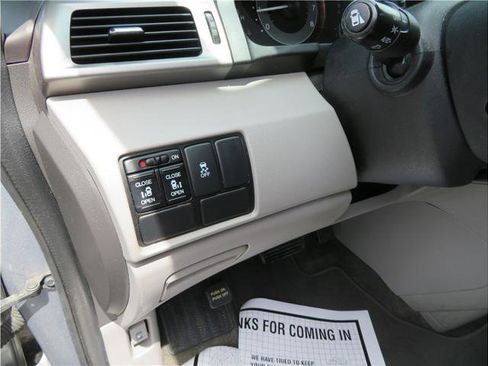 Used 2016 Honda Odyssey SE image 11