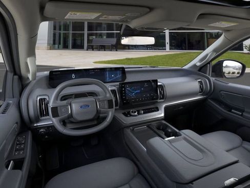 New 2026 Ford Expedition Active image 9