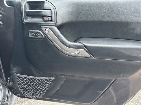 Used 2018 Jeep Wrangler Unlimited Sport S image 10