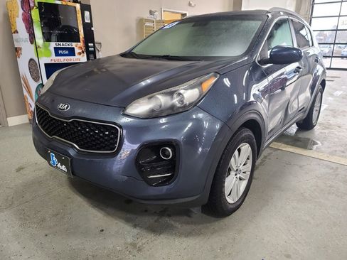 Used 2018 Kia Sportage LX w/ LX Popular Package image 2