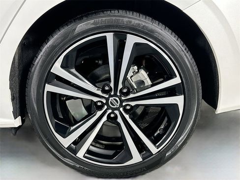 Used 2022 Nissan Sentra SR w/ Trunk Package image 27