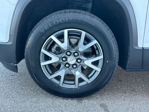 Used 2023 GMC Acadia SLT image 40