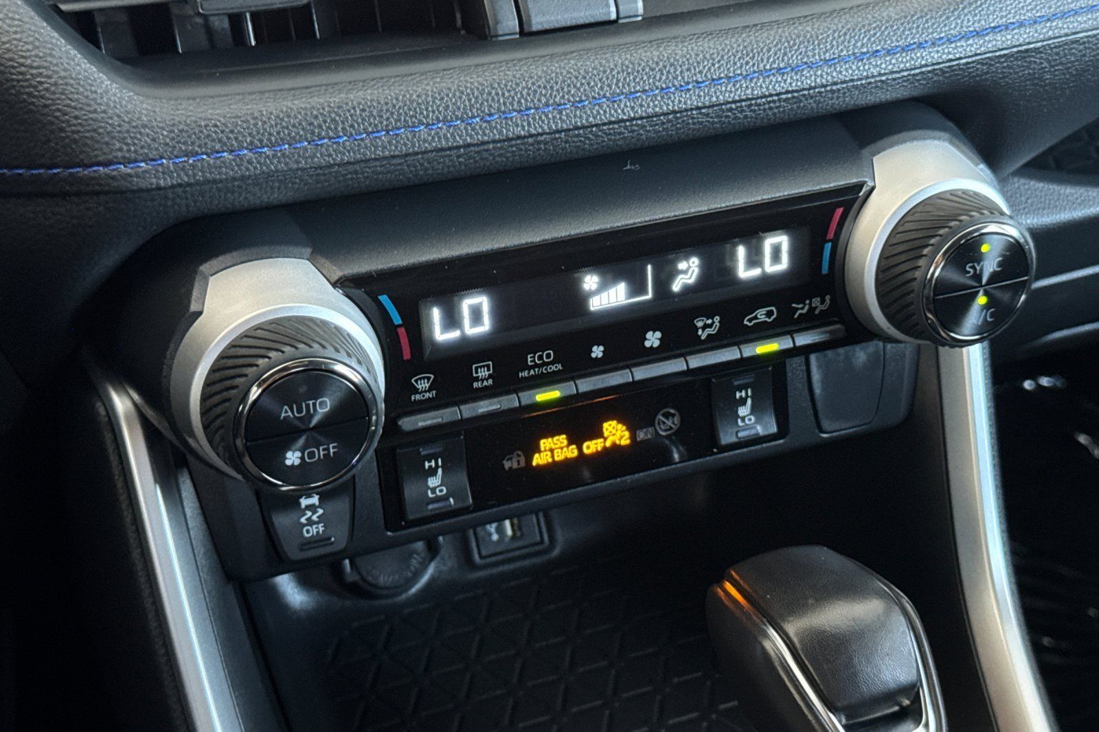 Certified 2025 Toyota RAV4 SE w/ Convenience Package AWD/4WD image 19