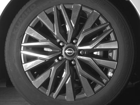 Used 2025 Nissan Altima 2.5 SV FWD image 13