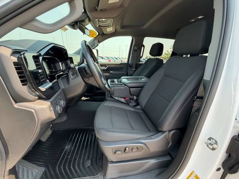 Used 2025 Chevrolet Silverado 2500 LT w/ Convenience Package AWD/4WD image 17