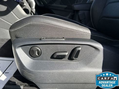 Used 2022 Volkswagen Tiguan SEL R-Line image 13