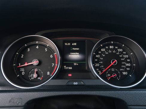 Used 2016 Volkswagen GTI SE w/ Driver Assistance Package image 24