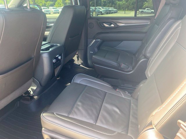 Used 2022 GMC Yukon Denali w/ Denali Premium Package RWD image 5