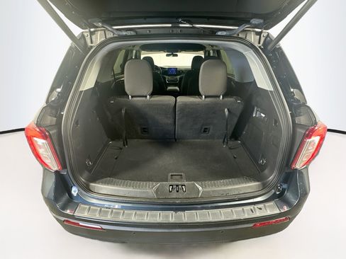 Used 2022 Ford Explorer XLT RWD image 28