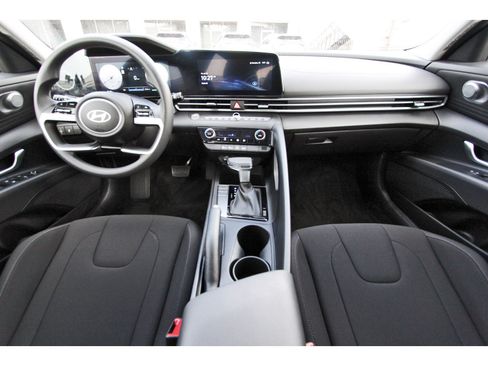 Used 2024 Hyundai Elantra SEL FWD image 10