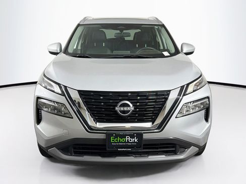 Used 2023 Nissan Rogue SV w/ SV Premium B Package FWD image 2
