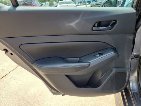 Used 2025 Nissan Altima 2.5 SV FWD image 11