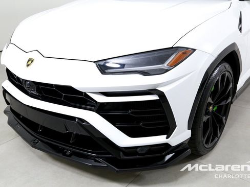 Used 2022 Lamborghini Urus AWD/4WD image 39