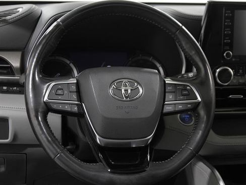 Used 2020 Toyota Highlander Limited image 7