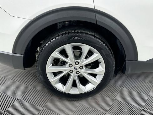 Used 2022 Ford Explorer Platinum w/ Equipment Group 601A AWD/4WD image 30