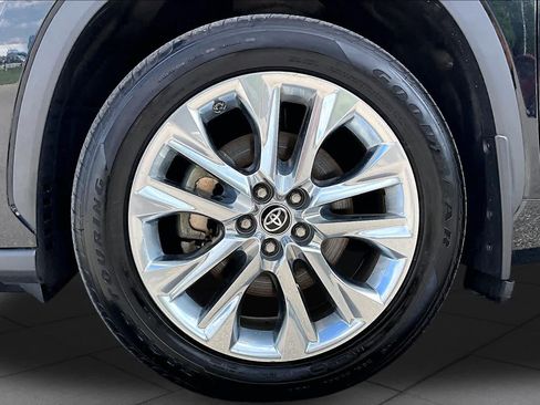 Used 2022 Toyota Highlander Limited AWD/4WD image 11
