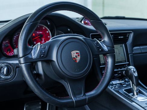 Used 2014 Porsche 911 Turbo image 17