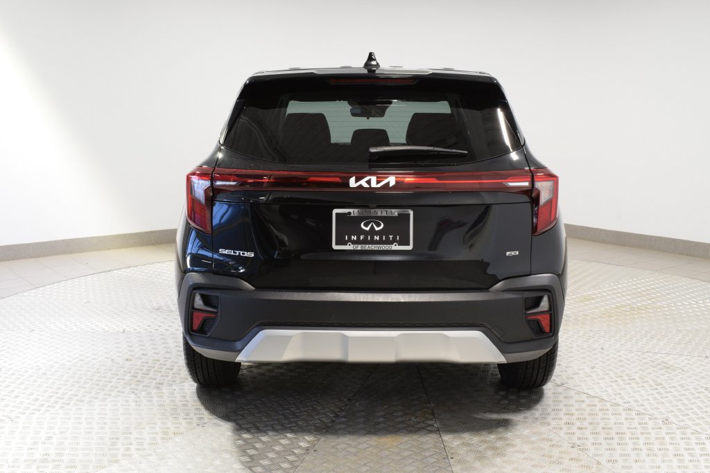 Used 2024 Kia Seltos LX AWD/4WD image 6