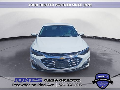 Used 2019 Chevrolet Malibu LT w/ Driver Confidence Package FWD image 2