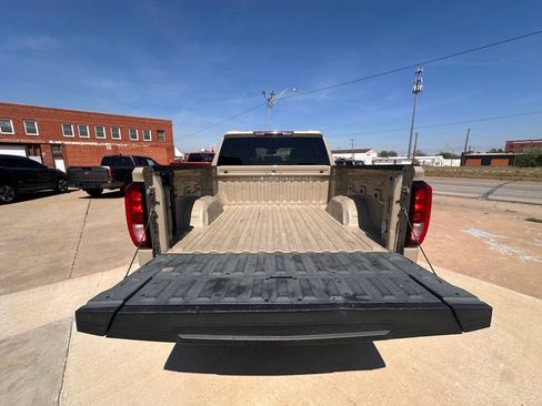 Used 2022 GMC Sierra 1500 Elevation w/ LPO, Elevation Black Package image 11