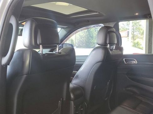 Used 2016 Jeep Grand Cherokee Limited image 12