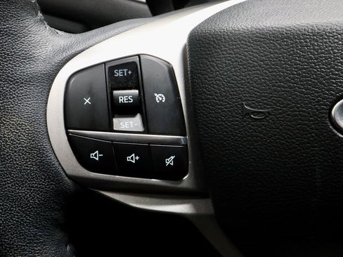 Certified 2022 Ford Explorer XLT w/ Equipment Group 202A image 27