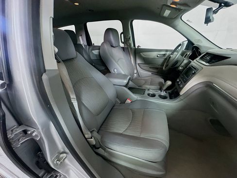 Used 2015 Chevrolet Traverse LS image 30
