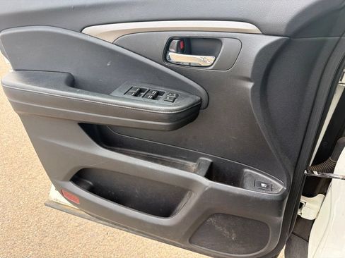 Used 2019 Honda Ridgeline Sport image 17