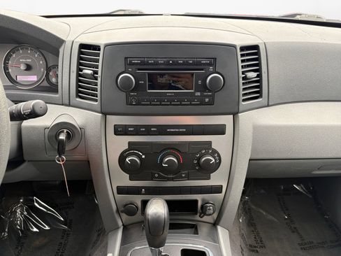 Used 2006 Jeep Grand Cherokee Laredo RWD image 12