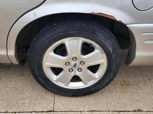 Used 2011 Ford Crown Victoria LX w/ Comfort Appearance Pkg image 7