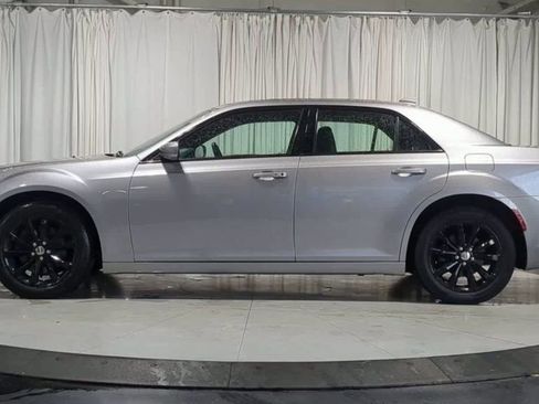 Used 2018 Chrysler 300 S w/ 300S Premium Group AWD/4WD image 6