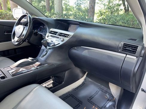 Used 2015 Lexus RX 450h FWD image 23