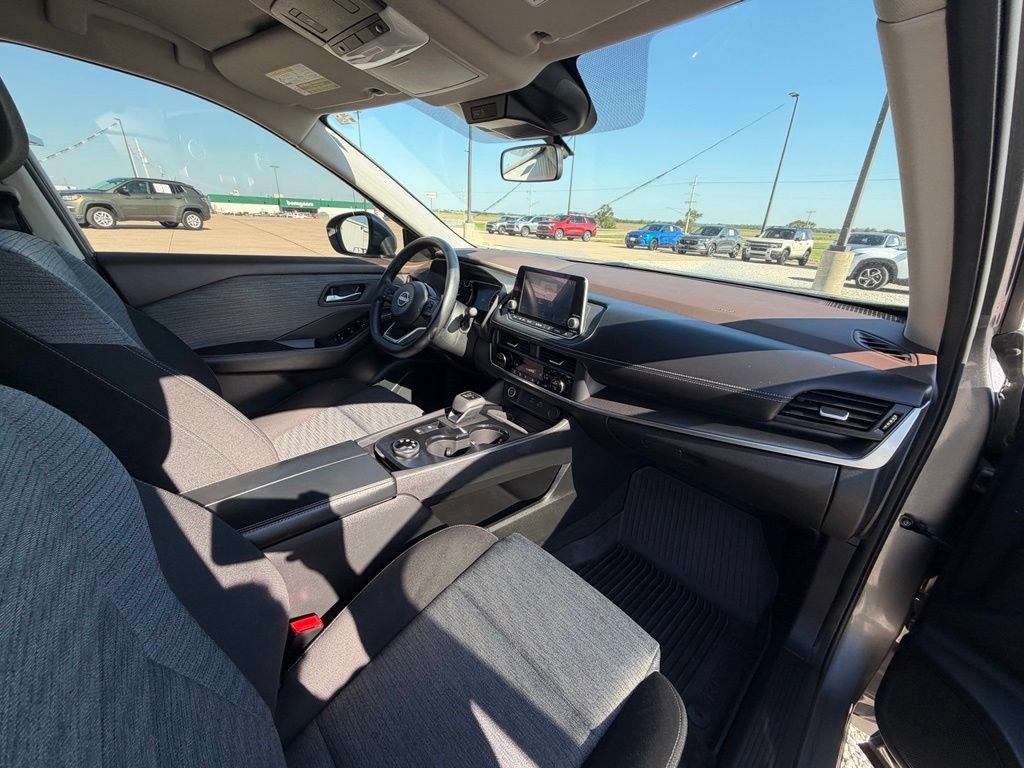 Used 2023 Nissan Rogue SV AWD/4WD image 30