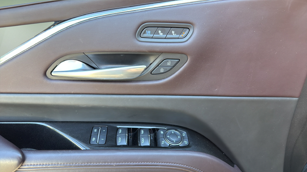 Certified 2024 Cadillac Escalade ESV Sport Platinum w/ LPO, ONYX Package AWD/4WD image 18