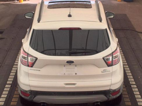 Used 2017 Ford Escape SE w/ Equipment Group 201A image 5