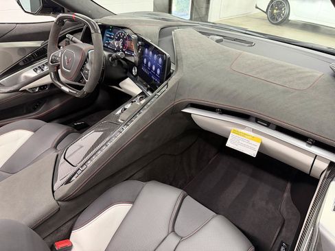 Used 2023 Chevrolet Corvette Z06 RWD image 17