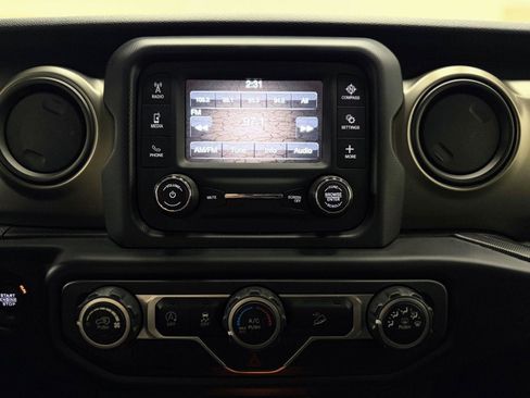 Used 2019 Jeep Wrangler Unlimited Sport S image 24