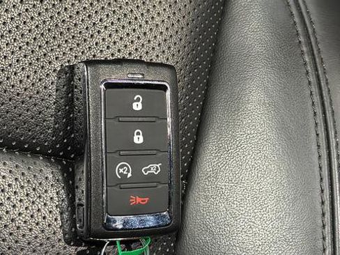 Used 2023 Jeep Wagoneer 4WD image 19