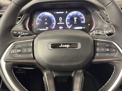 New 2026 Jeep Grand Cherokee Limited w/ Limited Altitude Package AWD/4WD image 14