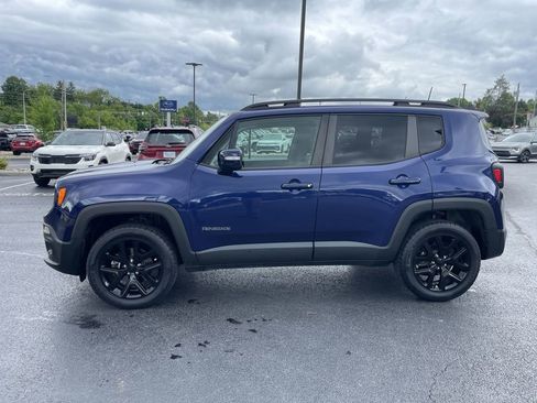 Used 2018 Jeep Renegade Altitude AWD/4WD image 3
