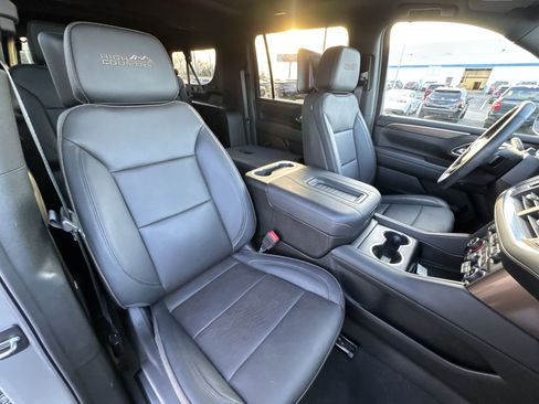 Used 2024 Chevrolet Suburban High Country w/ Advanced Technology Package image 27