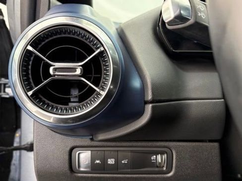 Used 2024 Chevrolet Equinox EV LT FWD image 33