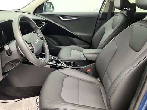 Used 2025 Kia Niro EX FWD image 18